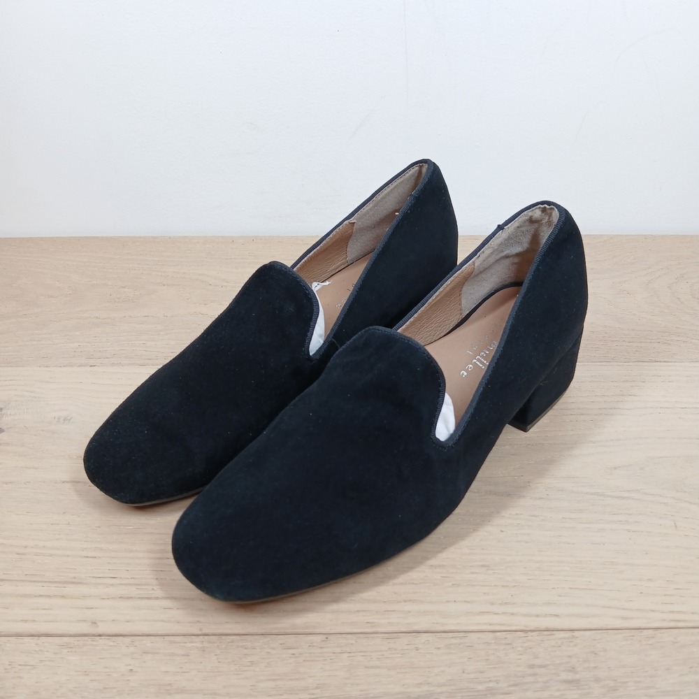 Bettye Muller Slipper Loafers Women's 8 Black Suede Block Heel Smoking